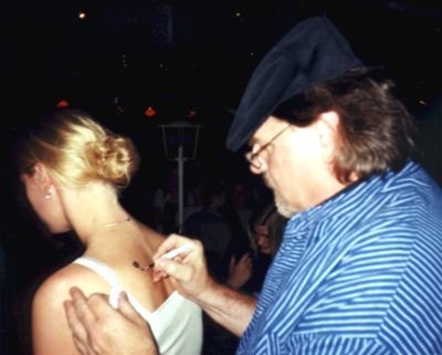 The Bodypainter Michael Krudewig in Aktion